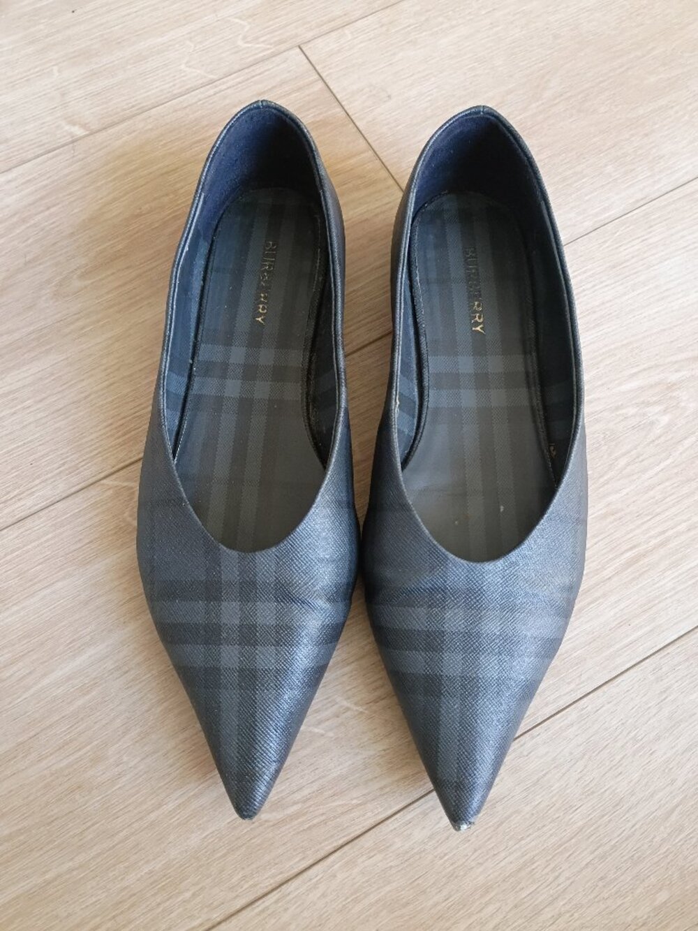 Burberry Grey Plaid Flat Shoes Size 39